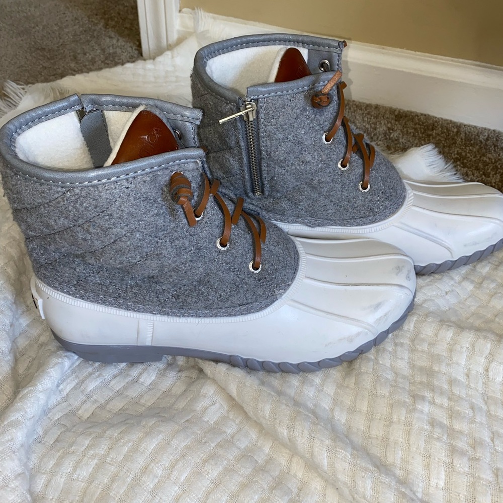 Cute duck boots!
